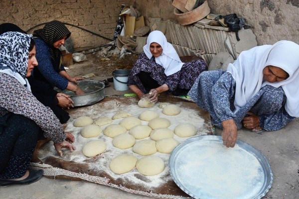 تضمین سلامت خانواده با آموزش تغذیه سالم به زنان شهری و روستایی/ همایش بهبود تغذیه زنان روستایی و عشایری فردا برگزار می‌شود