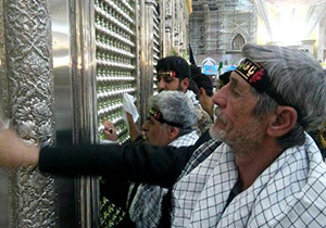 مرقد امام راحل باگلاب ناب‌کاشان معطر و عطرافشانی شد
