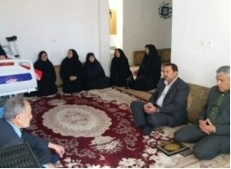 دیدار با خانواده شهدا در ایام دهه فجر