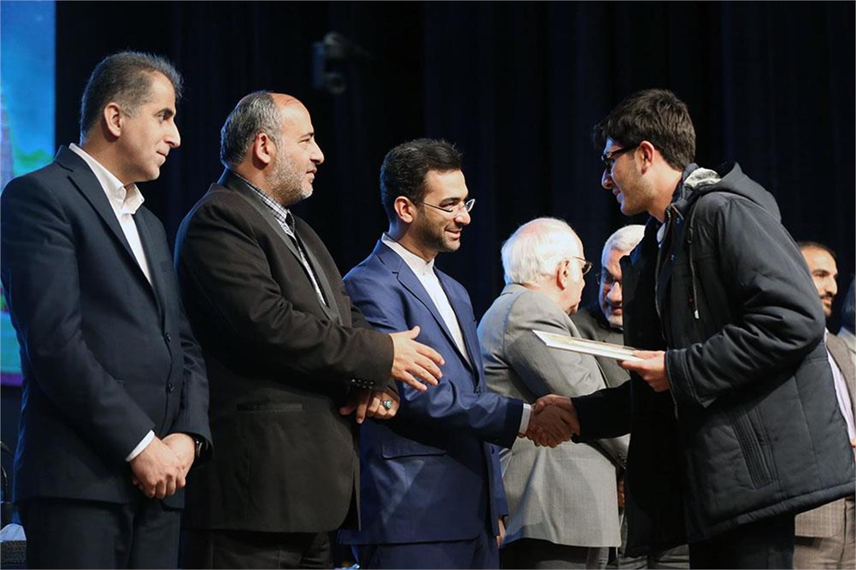 برگزیدگان رقابت دانشجویی طراحی و ساخت ماهواره مکعب ایرانی معرفی شدند