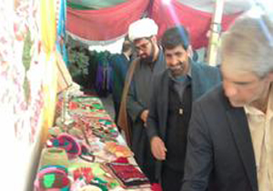نمایشگاه صنایع دستی دانش آموزان سی سختی برپا شد