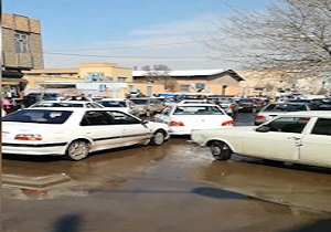 وضعیت نامناسب معابر بهارستان بعد از بارش برف + فیلم