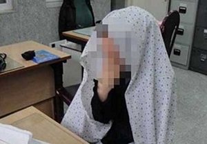 شگرد زن جوان برای خوراندن قرص برنج به همسرش