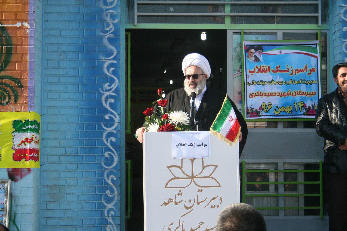 دشمنان سعی در تخریب دستاوردهای انقلاب دارند
