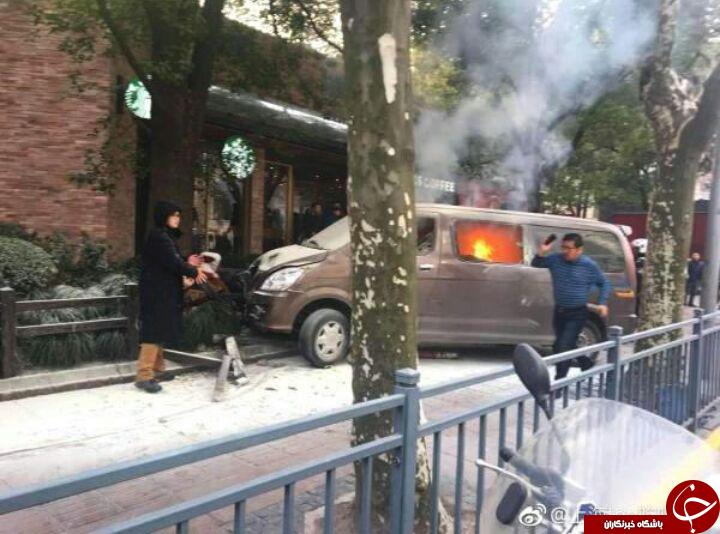 سیکار کشیدن راننده داخل ماشین حادثه آفرید! فیلم