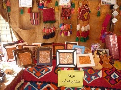 جشنواره صنایع دستی و غذا&zwnj;های بومی در گناوه گشایش یافت