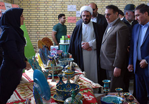 گشایش نمایشگاه توانمندی‌های بانوان دورود