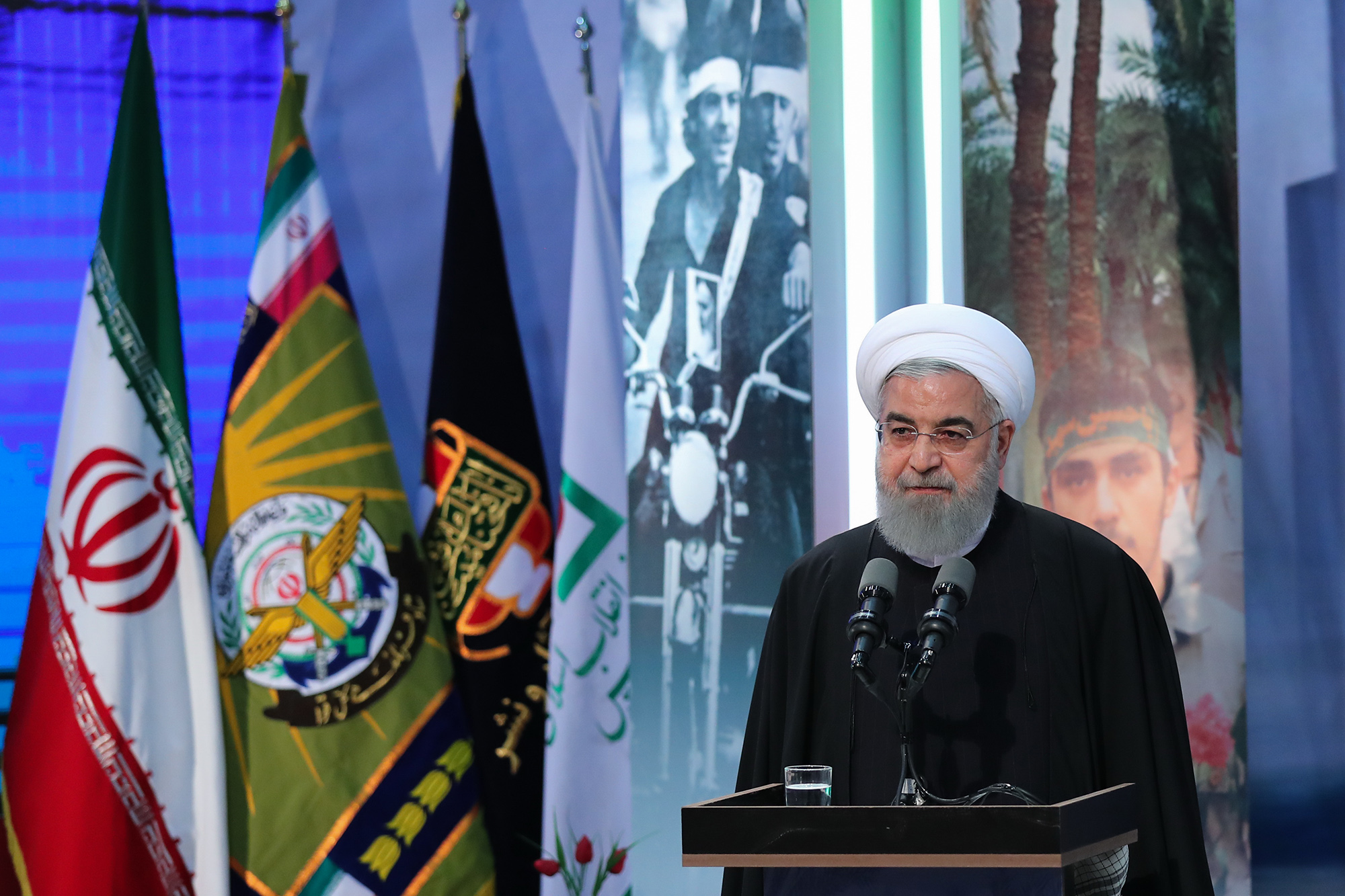 برای توان دفاعی خود نیاز به مذاکره و توافق با هیچ قدرتی نداریم/ باید آنچنان قدرتمند باشیم که جرات را از دشمنان بگیریم