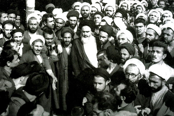 از دیکتاتوری تا مردم سالاری