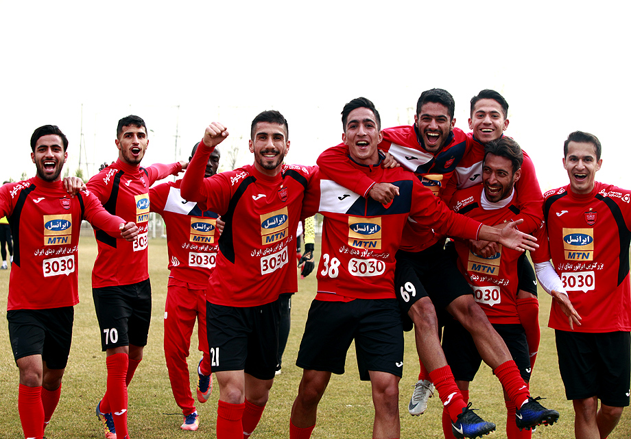ممانعت از حضور یک هوادار خانم در تمرین پرسپولیس