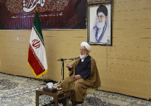 انتقاد امام جمعه یزد از سیستم آموزش و پرورش و سیستم دانشگاه ایران