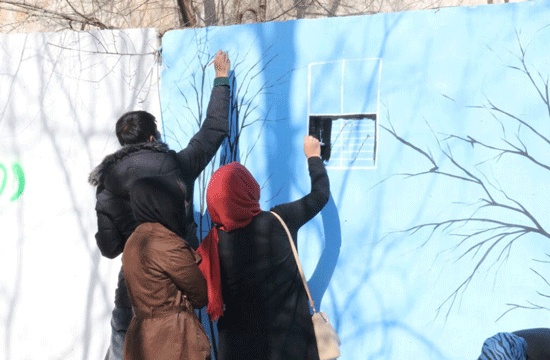 گزارش تصویری: نقاشی های خیابانی در کابل با شعار «صلح» گزارش تصویری: نقاشی های خیابانی در کابل با شعار «صلح»