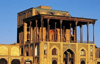 نرده های حفاظتی ایوان کاخ عالی قاپو بازآفرینی می شود