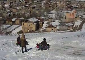 شادی و بازی کودکان توسکاچال در برف + فیلم