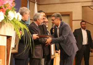 انتخاب استاد دانشگاه شيراز به عنوان استاد نمونه كشور