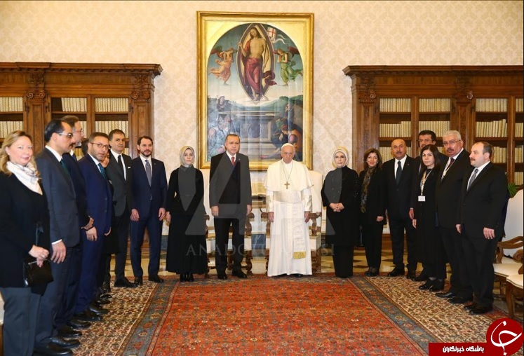 دیوان مثنوی مولانا، هدیه اردوغان به رهبر کاتولیک های جهان+ فیلم و تصاویر