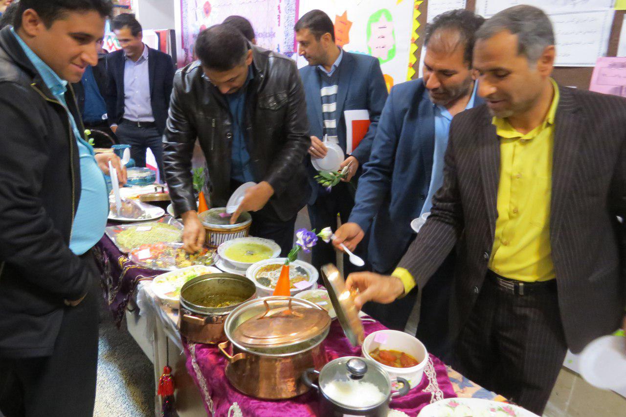 جشنواره غذا&zwnj;های سنتی در ریگان برپا شد