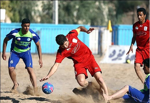 مسابقات فوتبال ساحلی زیر گروه دسته یک کشور با برگزاری چهار دیدار در بوشهر پیگیری شد