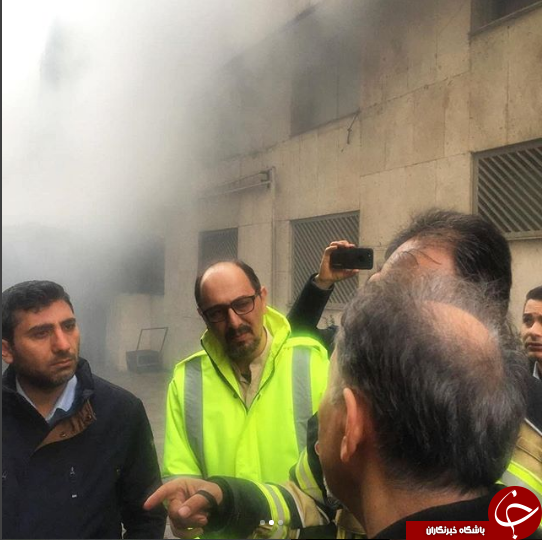 شهردار تهران به محل حریق ساختمان وزارت نیرورفت +عکس