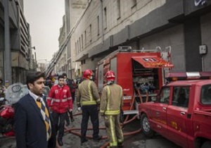 خطر ریزش ساختمان وزارت نیرو خبرنگاران را متفرق کرد