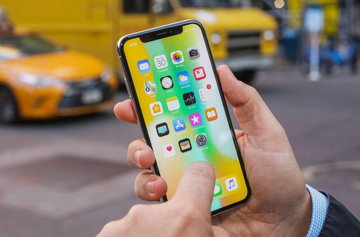 اپل نسخه ارزان قیمت آیفون X را عرضه می&zwnj;کند