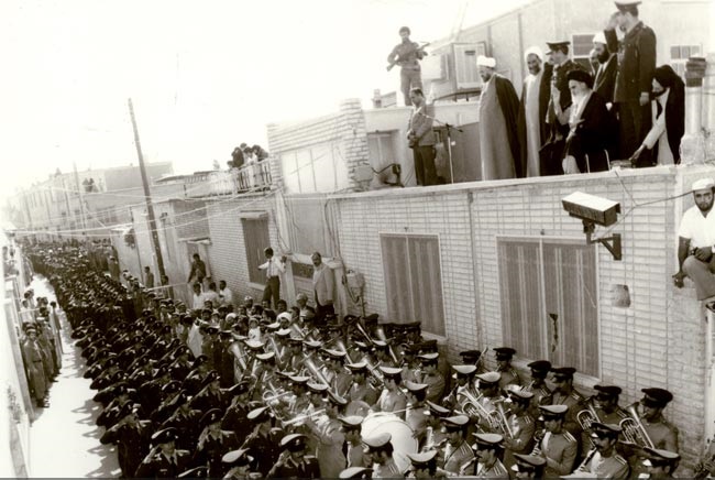 بیعتی به&zwnj;رنگ آسمان