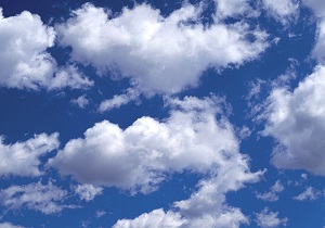 آسمان قزوین صاف تا کمی ابری است