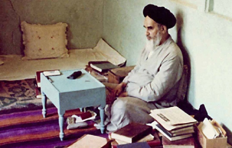 بررسی نقش امام راحل در پیروزی انقلاب اسلامی/از دلیری و شجاعتی مثال زدنی تا اعتقاد به انجام وظیفه و تکلیف الهی