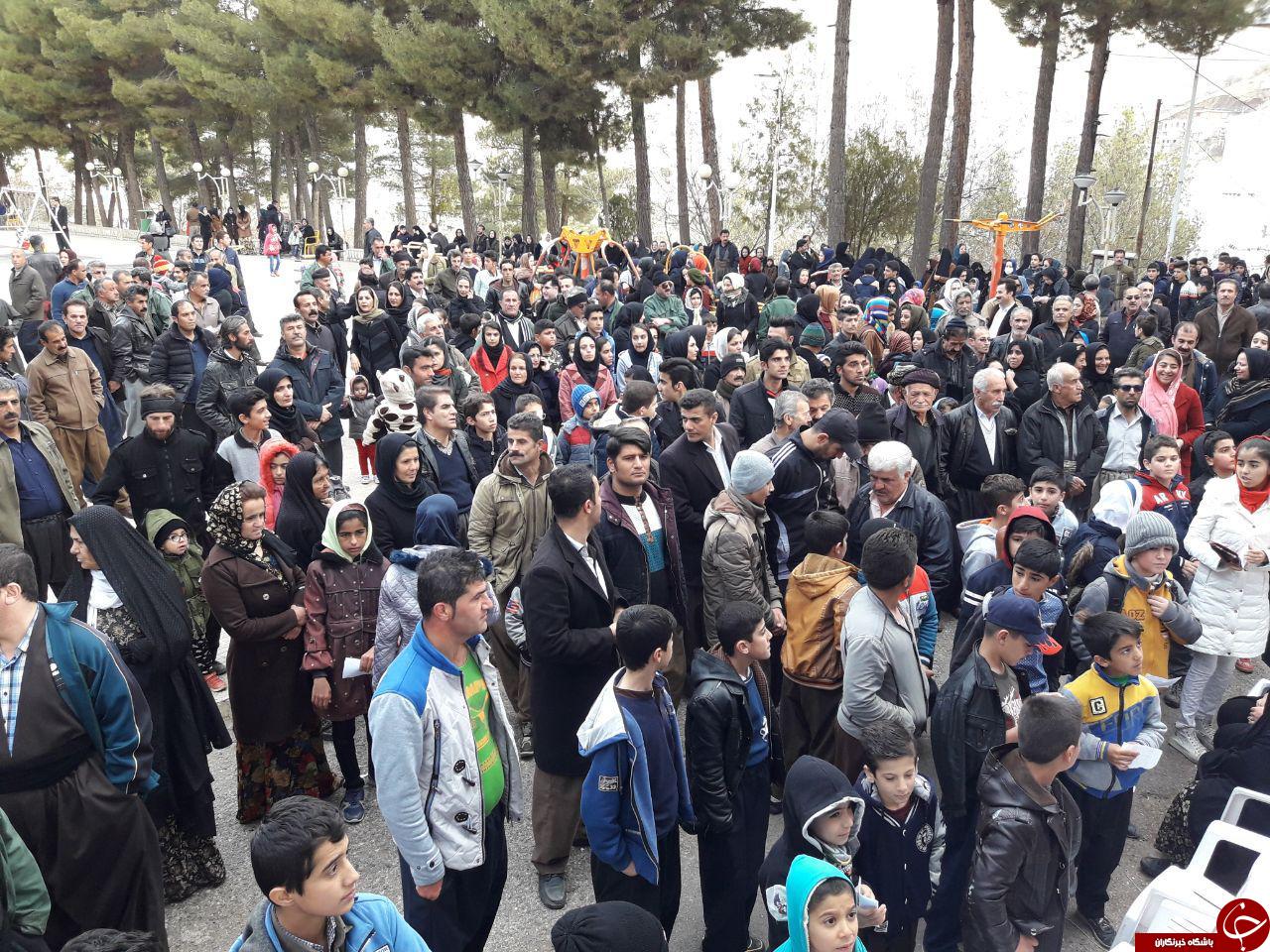 برگزاری همایش پیاده روی خانوادگی به مناسبت دهه مبارک فجر + تصاویر برگزاری همایش پیاده روی خانوادگی به مناسبت دهه مبارک فجر + تصاویر