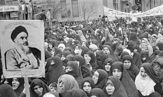 انقلابی که مختص مردان نبود انقلابی که مختص مردان نبود