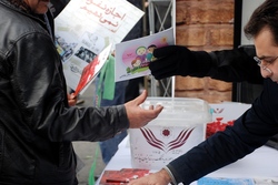 برپایی غرفه ستاد دیه در مسیر راهپیمایی یوم&zwnj;الله ۲۲ بهمن