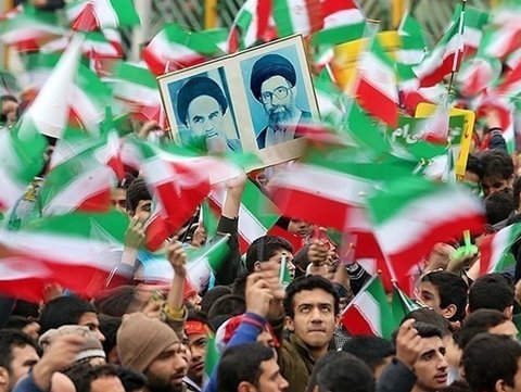 ایستگاه های سلامتِ فدراسیون پزشکی ورزشی در مسیر راهپیمایی 22 بهمن