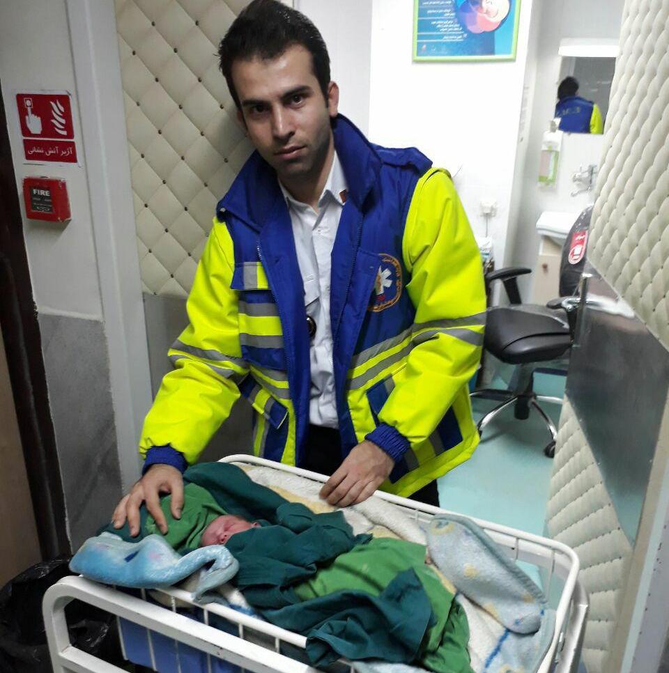 تولد نوزاد خرمدره ای در آمبولانس
