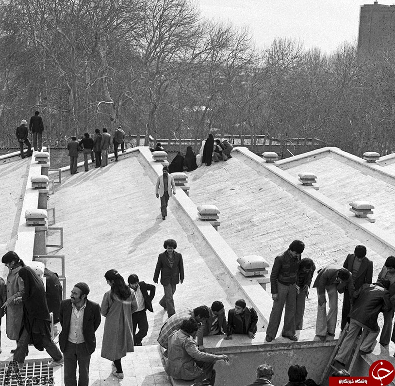 تصرف زندان اوین در بهمن 57+ تصاویر