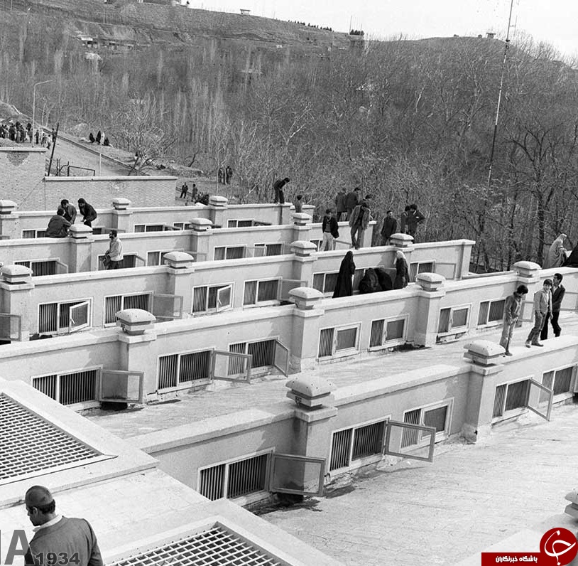 تصرف زندان اوین در بهمن 57+ تصاویر