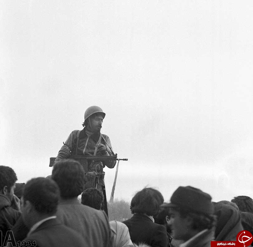 تصرف زندان اوین در بهمن 57+ تصاویر