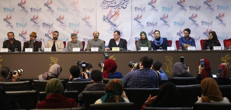 گزارش نشست پرسش و پاسخ مستند &laquo;زنانی با گوشواره&zwnj;های باروتی&raquo;