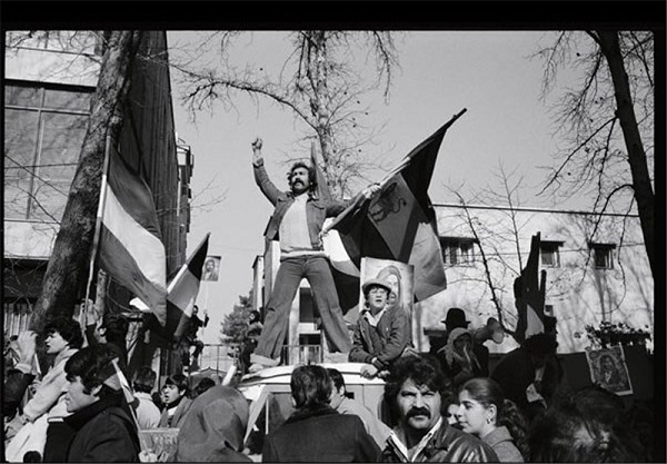 توهین علیه امام خمینی (ره) / خربزه&zwnj;ای که زیر پای رژیم پهلوی انداخته شد