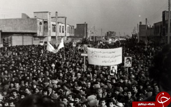 توهین علیه امام خمینی (ره) / خربزه&zwnj;ای که زیر پای رژیم پهلوی انداخته شد