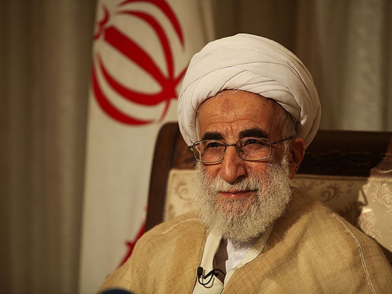 حضور آیت الله جنتی در راهپیمایی ۲۲ بهمن