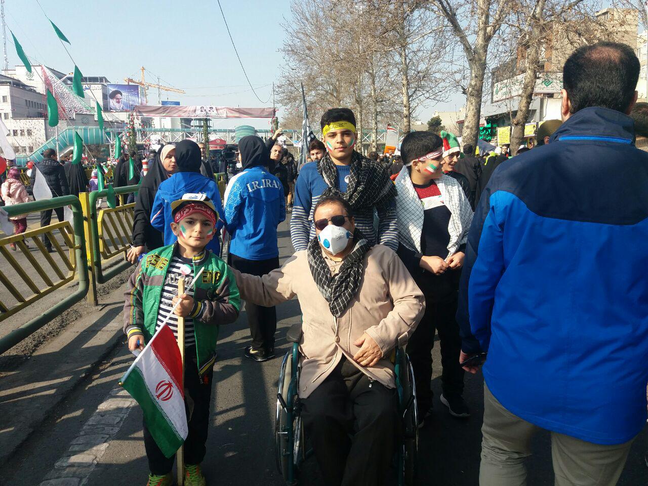 حضور دانش آموزان و دانشجویان در راهپیمایی 22 بهمن