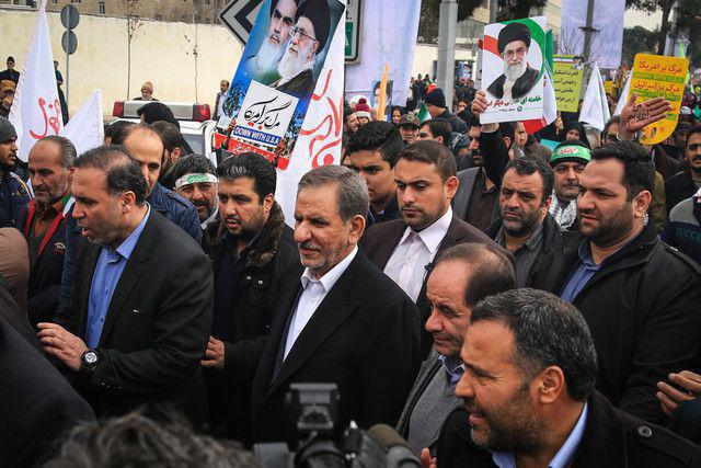 معاون اول رئیس&zwnj;جمهور به جمع راهپیمایان 22 بهمن پیوست