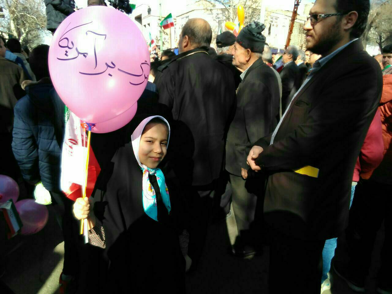 حضور کودکان و نوجوانان آبدانانی در جشن انقلاب+تصاویر