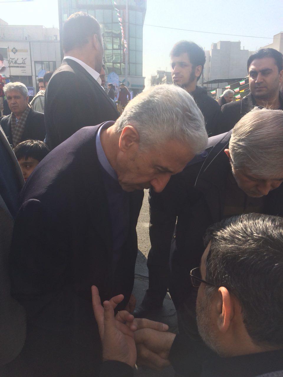 حضور دانش آموزان و دانشجویان در راهپیمایی 22 بهمن