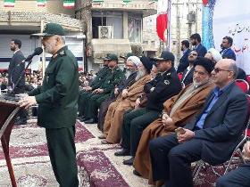 دشمنان قبل از انقلاب هویت ایران را به یغما برده بودند