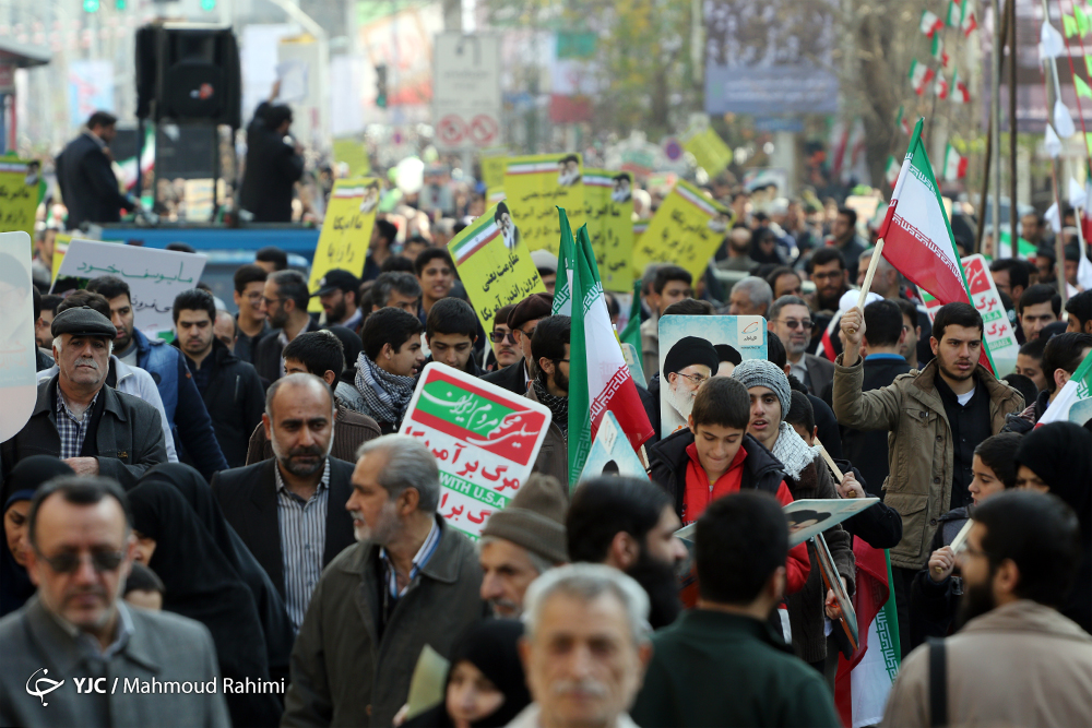 از حضور جنایتکاران دنیا در راهپیمایی تا آمدن دوقلوهای انقلابی+ فیلم و تصاویر