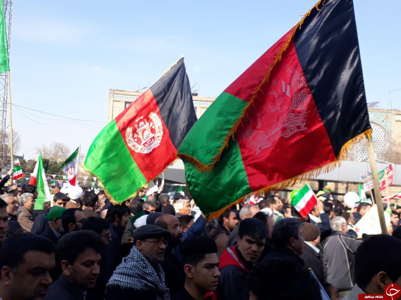 حضور چشمگیر مهاجرین افغانستانی در راهپیمایی 22 بهمن + تصاویر