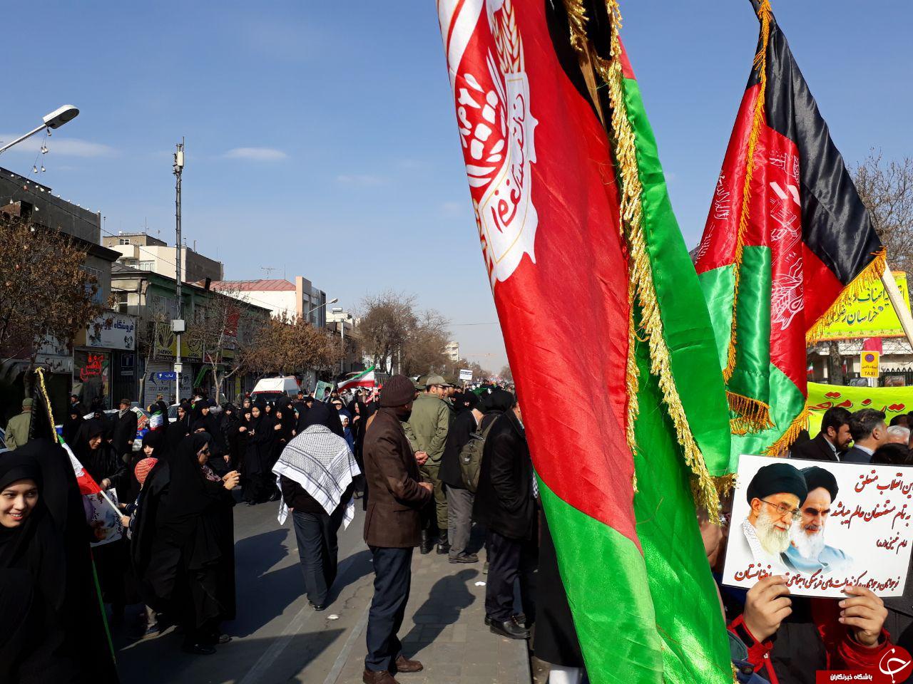 حضور چشمگیر مهاجرین افغانستانی در راهپیمایی 22 بهمن + تصاویر