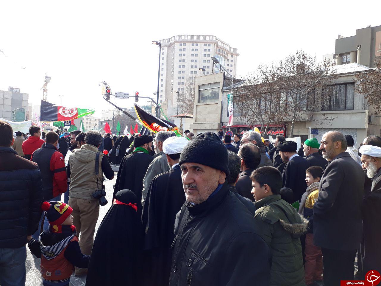 حضور چشمگیر مهاجرین افغانستانی در راهپیمایی 22 بهمن + تصاویر