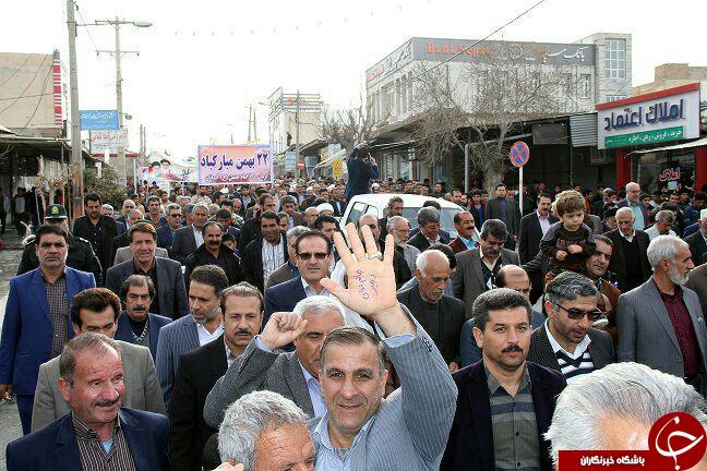 حضور کودکان و نوجوانان آبدانانی در جشن انقلاب+تصویر